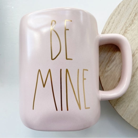 Rae Dunn Valentines Artisan Collection Pink Be Mine Mug - Picture 1 of 4